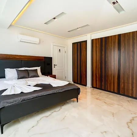 Memories Palace Villa *